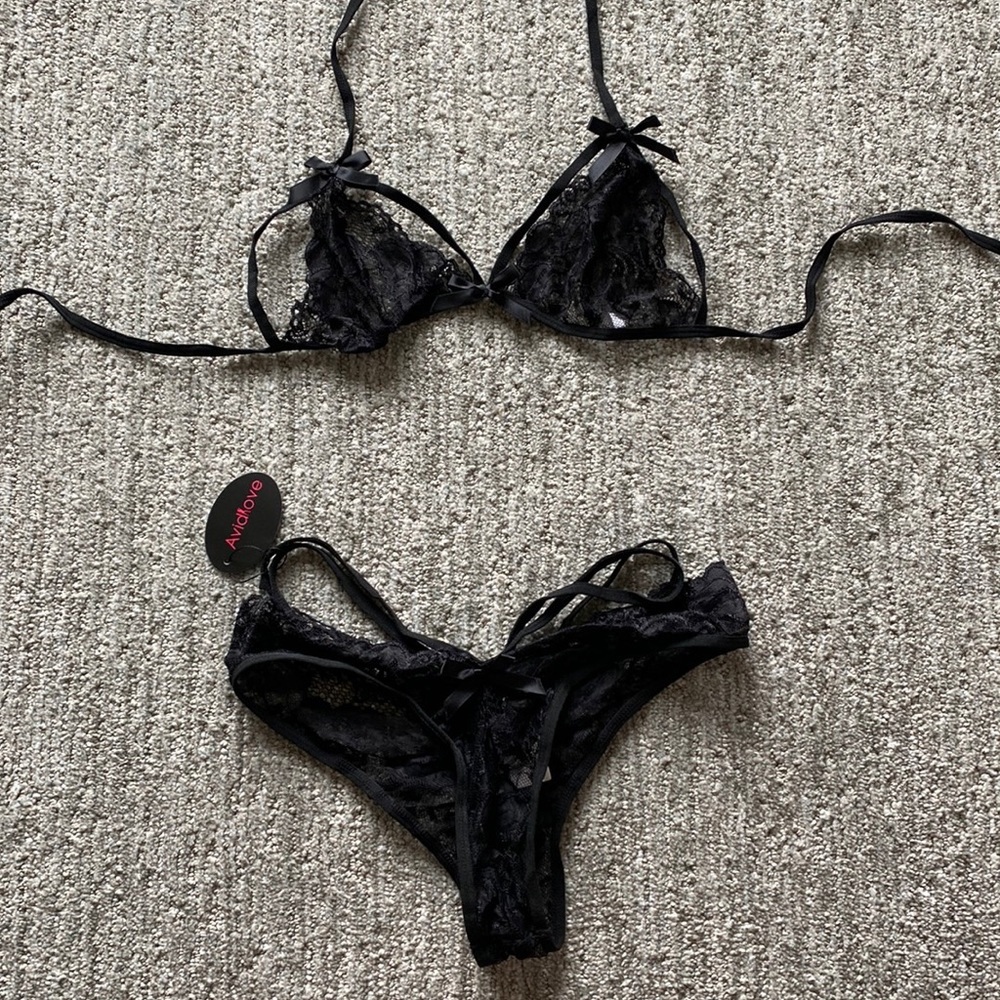 Black lingerie set